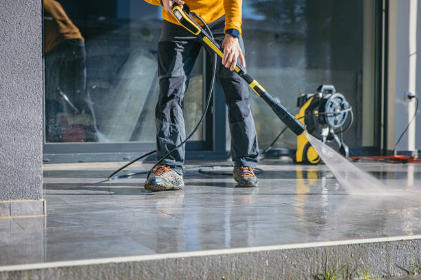 Best Pool Deck Cleaning  in Merton, WI